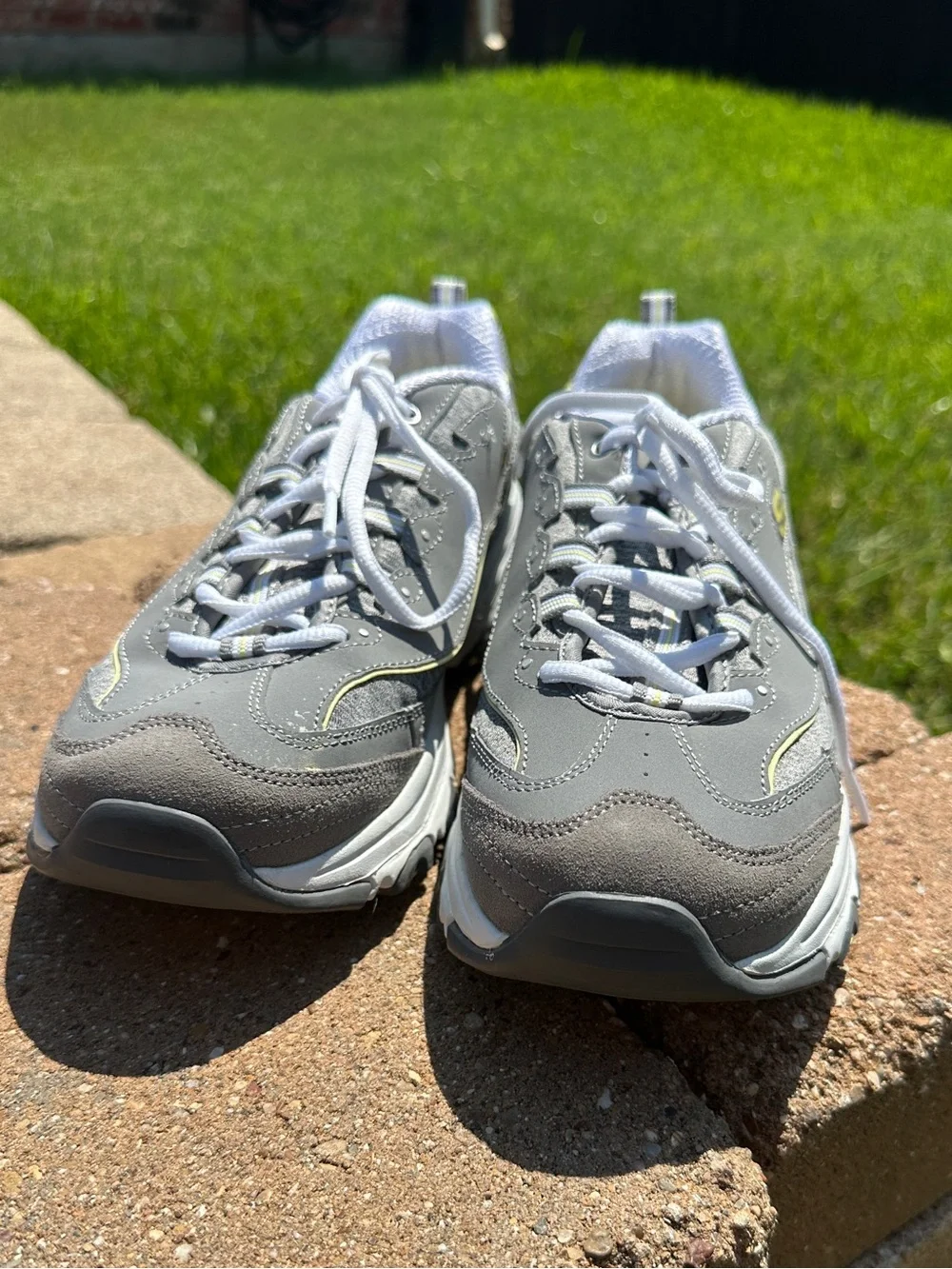 Skechers Women's  Memory Foam D'lite Me Too lace-up Sneakers Gray and White  11